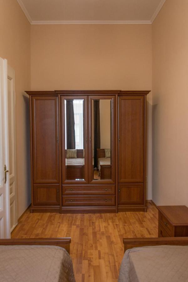 Apartment Suite Mukachevo Mukacheve Exterior foto